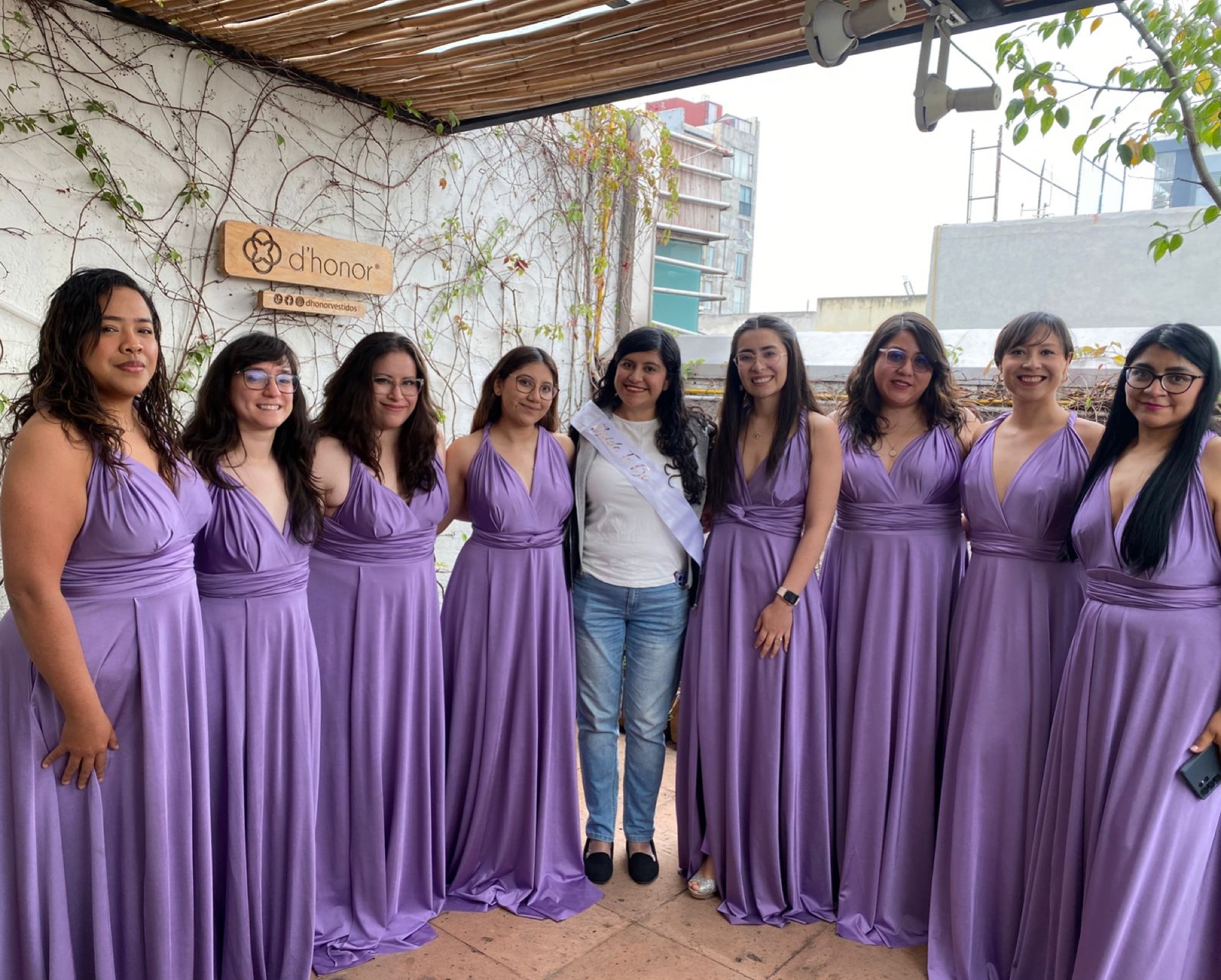 Damas de honor con vestidos D'honor